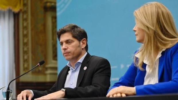 Kicillof advirtió que el endeudamiento debería ser un “trámite” y anunció un giro para los municipios