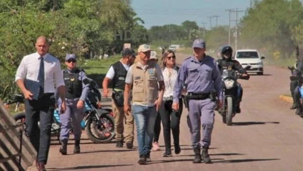 La Policía provincial dio inicio a diversos operativos en el barrio Papa Francisco, ex Emerenciano.