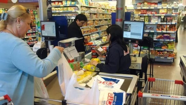 Empleados de supermercados recibirán un bono extraordinario de $170.000 por fin de año 