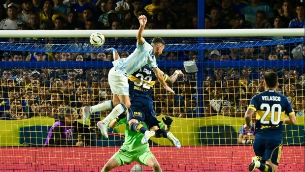 Racing eliminó a Boca del Clausura y a River de la Libertadores