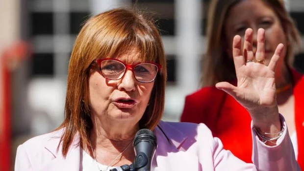 Patricia Bullrich: “Los delegados van a tener un límite de diez horas mensuales pagas; el resto, a laburar”