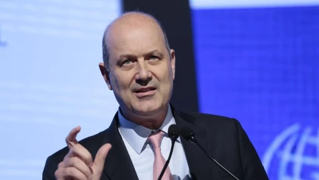 Sturzenegger afirmó que la reforma laboral regirá para la totalidad del empleo privado