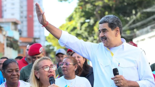 Maduro acusa a María Corina Machado de "aplaudir" en Oslo el "secuestro" del petrolero