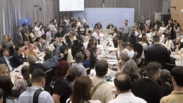 El oficialismo logró dictaminar la ley de Presupuesto y buscará aprobarla en el recinto