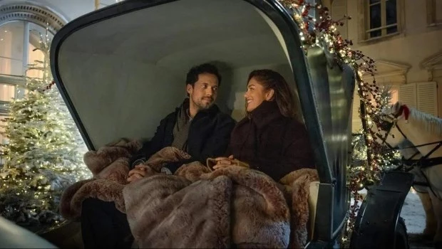 ‘El encanto del champán’, el romance navideño que estrenó Netflix.