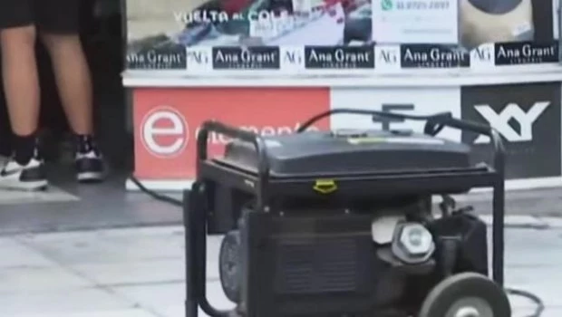 Caos en Flores: cortes de luz afectan comercios de Avenida Avellaneda en vísperas de Navidad