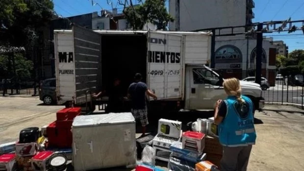 Donaron al Garrahan y a la Fundación Margarita Barrientos elementos incautados en operativos policiales