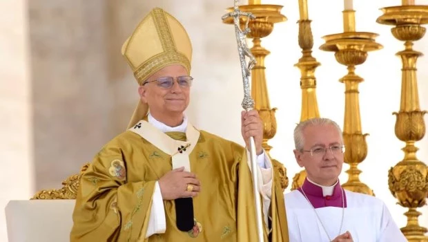 En su primera Misa de Gallo, el Papa lamenta la economía que trata "al hombre como mercancía"