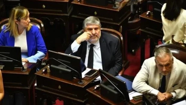 Mayans cruzó a Bullrich: la calificó de "inoperante" como ministra y como jefa de bloque