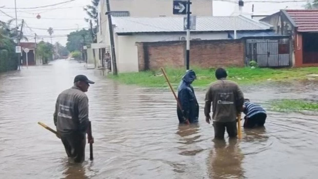 Hay más de 400 evacuados por las inundaciones en Corrientes