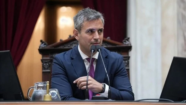 Diputados pago por error 700 mil pesos a los empleados de la Cámara y los descontará el viernes