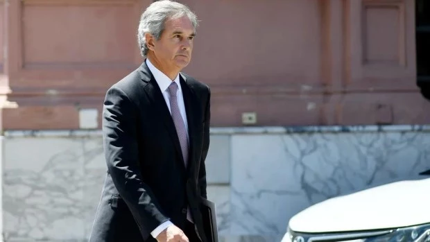 El reto de Quirno al embajador en Suiza por la web: “Está desactualizada y politizada”