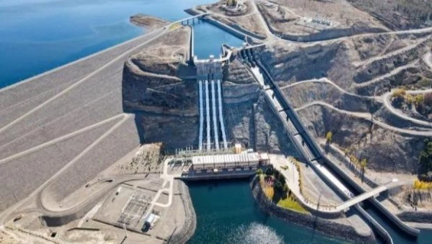 Economía espera el pago de US$ 707 millones por las represas del Comahue
