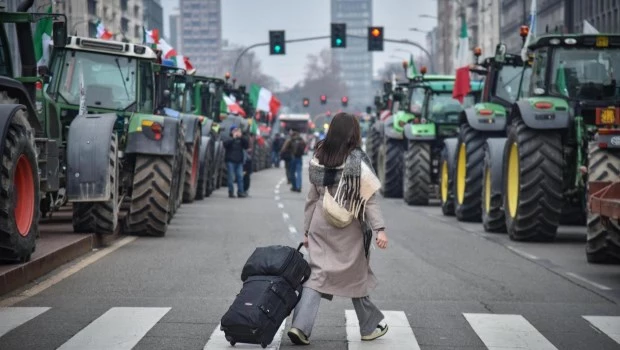 Protesta de agricultores italianos en Milán.