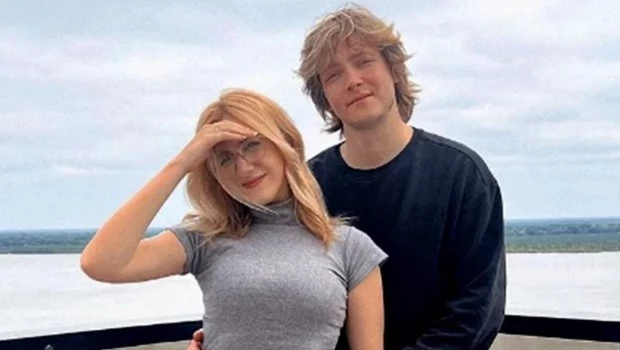 Eugenia Rolón y su novio Iñaki Gutiérrez, encargado de las redes de Javier Milei.