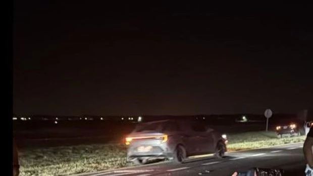 Accidente en Ruta 2: una mujer murió y un motociclista se encuentra grave