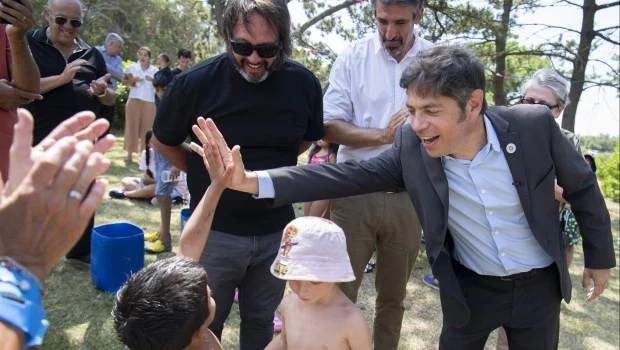 Kicillof presentó en General Alvarado el programa Escuelas abiertas en Verano