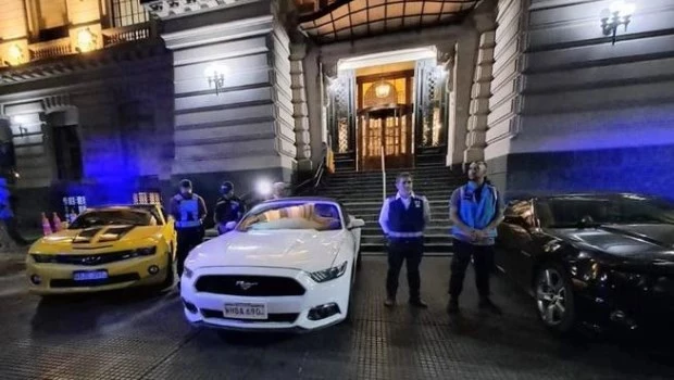 Cayó una banda que contrabandeaba autos de alta gama y luego se los alquilaba a artistas