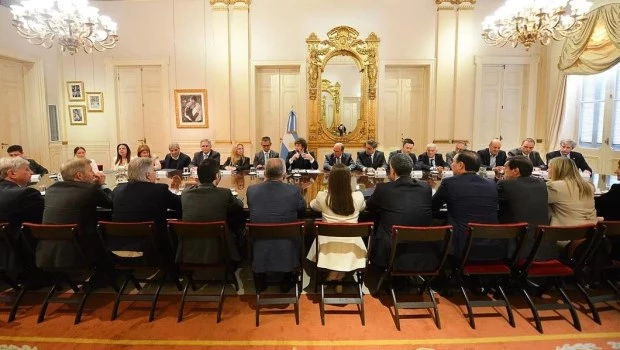 Reforma laboral: el Gobierno debate compensar a gobernadores