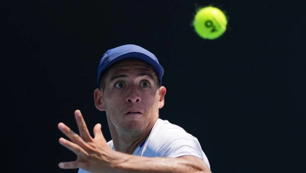 Báez avanza a segunda ronda del Abierto de Australia