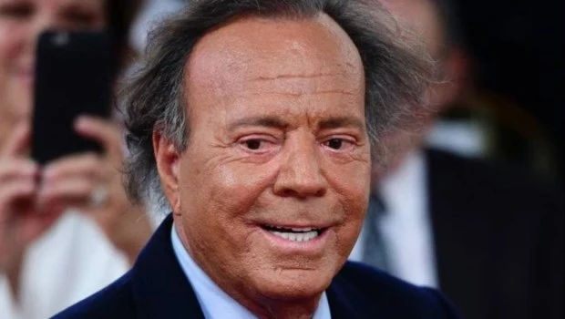 La Fiscalía española archiva la denuncia contra Julio Iglesias