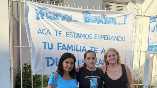 La familia del niño mantiene la vigilia en el hospital.