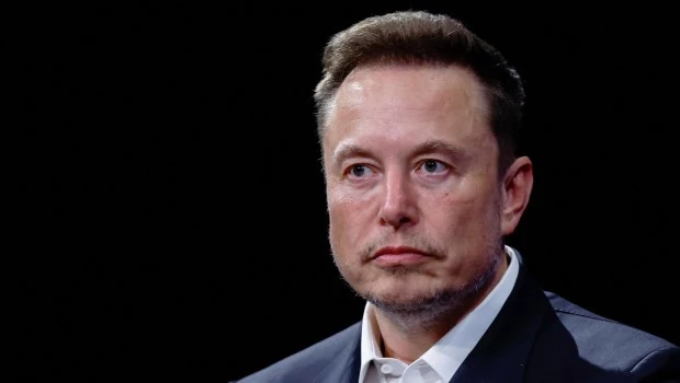 Allanaron la sede de X en Francia y citaron a declarar a Elon Musk