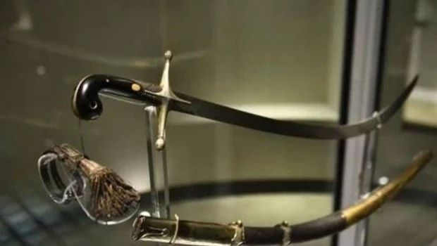 Renunció la directora del Museo Histórico Nacional por el traslado del sable corvo de San Martín