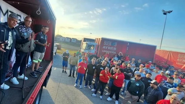 Pablo Moyano anunció un paro indeterminado en Coca Cola.