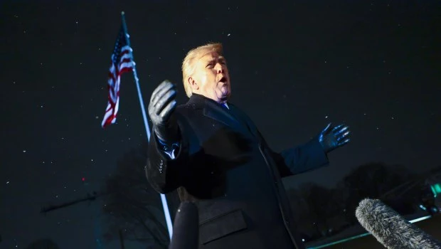 Trump impone arancel del 25% a los países que compren bienes de Irán