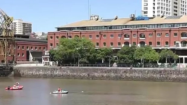 Apareció un cadáver flotando en Puerto Madero