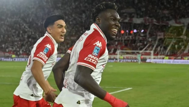 Con un gran cabezazo ante San Lorenzo, Caicedo consiguió su cuarto tanto del torneo.