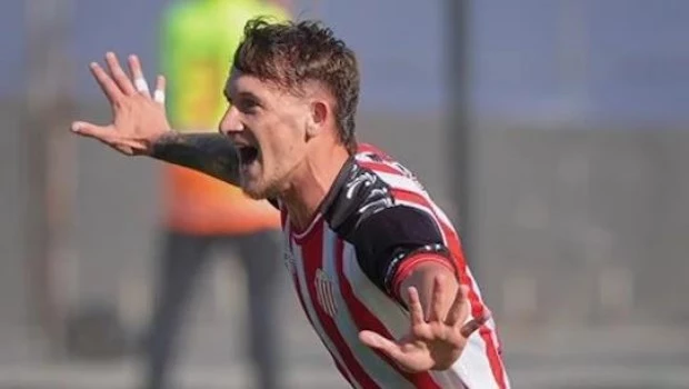 Barracas Central sumó su primer triunfo en el Torneo Apertura ante Gimnasia, por 2-0