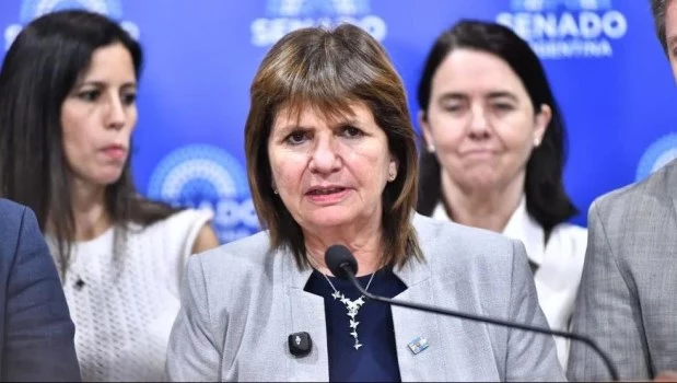 Bullrich, junto a los senadores del bloque de LLA y sus aliados, presentó los puntos más importantes de la reforma laboral.