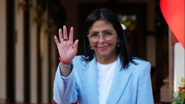 Delcy Rodríguez advierte que Machado tendrá que "responder ante Venezuela" si regresa al país