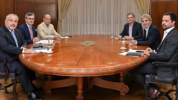 Caputo se reunió con la cúpula de la UIA