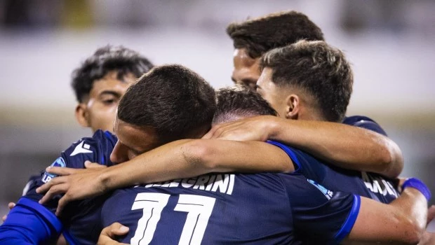 Vélez rescató un punto en Florencio Varela y se mantiene en la punta