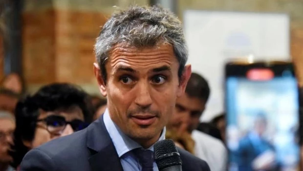 Martín Menem dijo que Quintela es como “un mono con un martillo en una cristalería”