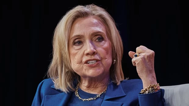 Hillary Clinton dijo que no estaba al tanto de los delitos de Epstein y que no recuerda haberlo conocido