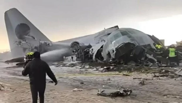 Sube a 22 la cifra de fallecidos por el accidente de un avión de carga en Bolivia