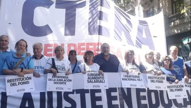 Paro: en repudio a la reforma laboral, la CTERA se moviliza y frena el inicio de las clases
