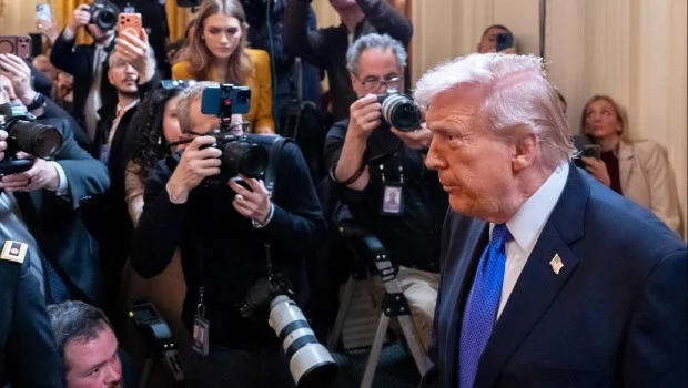 Trump dice que la "gran oleada" de ataques contra Irán no ha ocurrido, pero llegará "pronto"