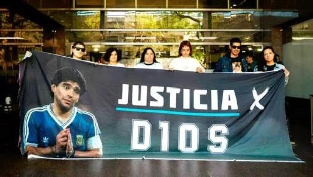 Escándalo en el caso Maradona: denuncian que los fiscales se “olvidaron” de llevar pruebas para empezar un juicio