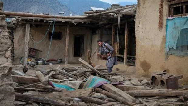 Pakistán bombardeó Afganistán y la frontera quedó al borde de una guerra abierta