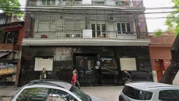 El departamento, ubicado en la calle Hidalgo al 375, estaba revuelto, aunque no había signos de ingreso forzado.