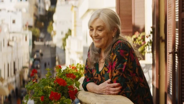 Se trata del filme ganador como Mejor largometraje, Interpretación femenina (Carmen Maura) y Premio del Público en el Festival de Cine de Mar del Plata.