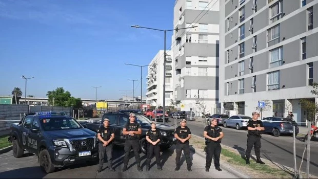 Realizan obras de apuntalamiento en los edificios de Parque Patricios