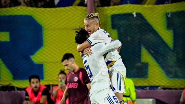 Boca volvió al triunfo después de cuatro fechas con una goleada sobre Lanús