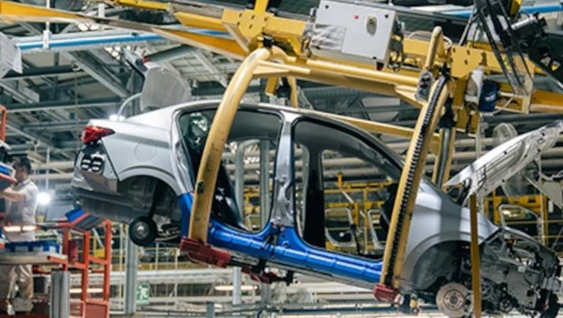 La producción automotriz cayó 30,1% interanual en febrero