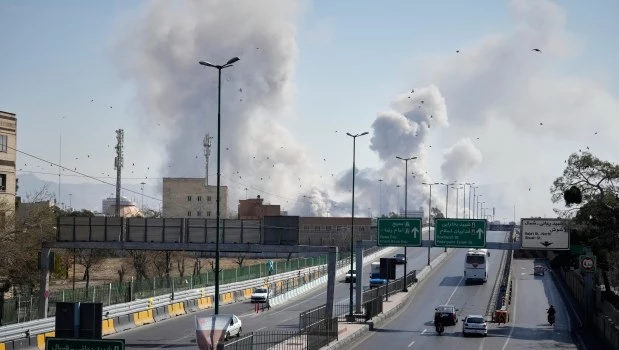 Trump exige la rendición incondicional de Irán en medio de los ataques aéreos contra Teherán